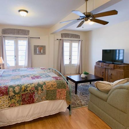 Schmitz Bed & Breakfast ニューブラウンフェルズ エクステリア 写真
