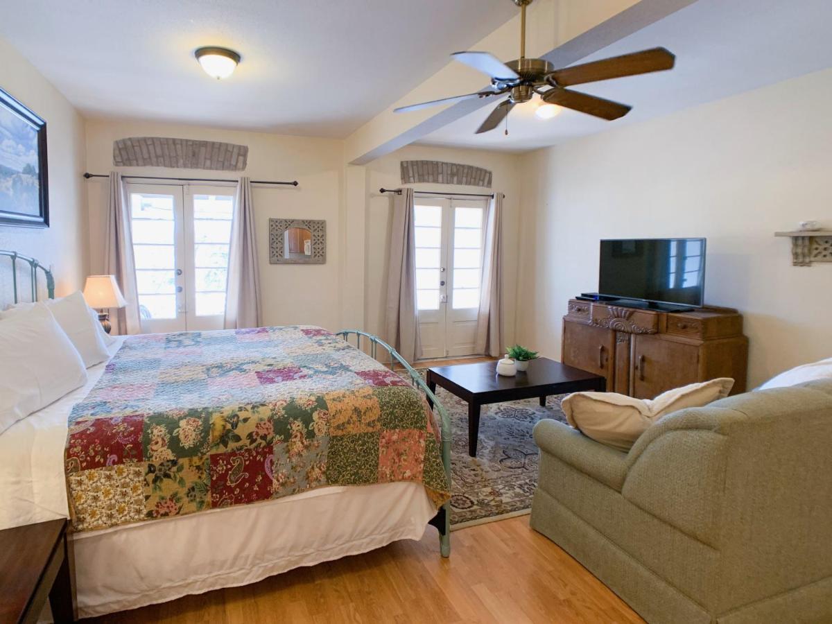 Schmitz Bed & Breakfast ニューブラウンフェルズ エクステリア 写真