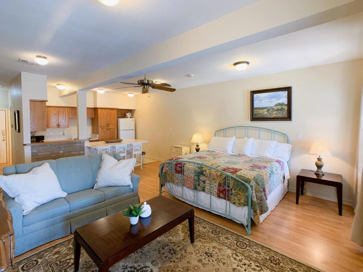 Schmitz Bed & Breakfast ニューブラウンフェルズ エクステリア 写真