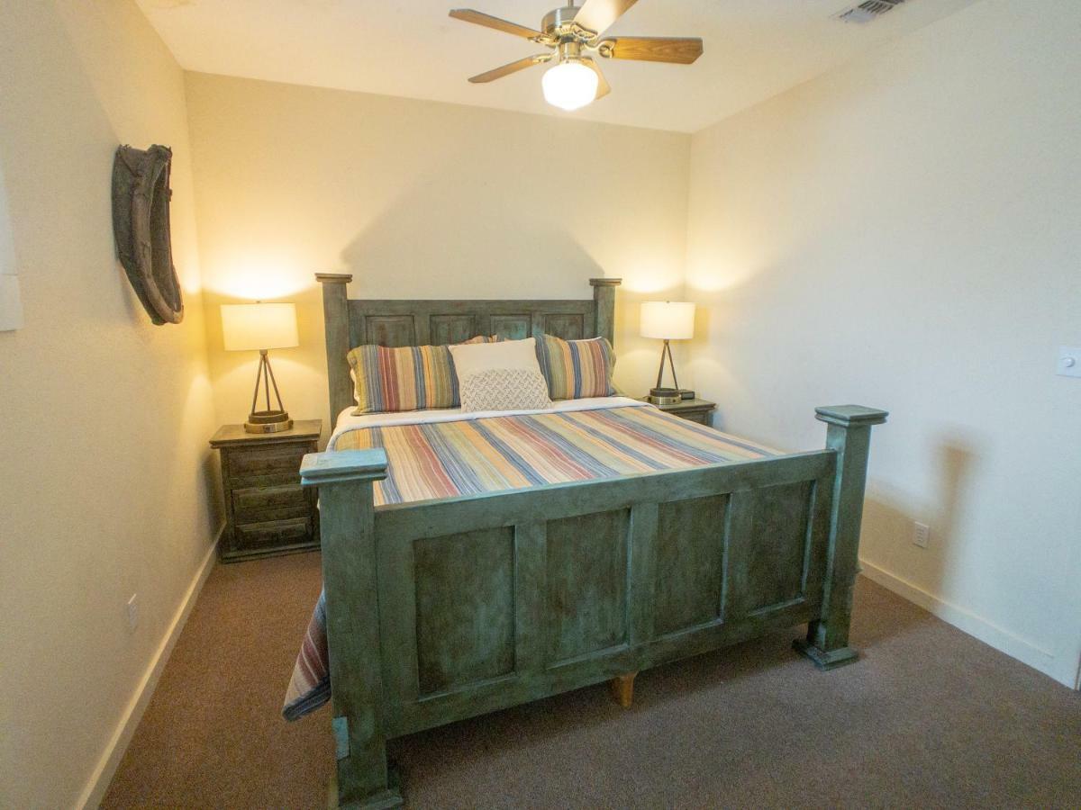 Schmitz Bed & Breakfast ニューブラウンフェルズ エクステリア 写真