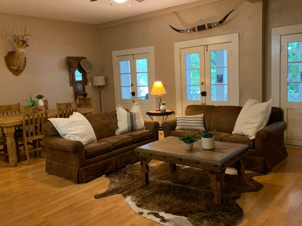 Schmitz Bed & Breakfast ニューブラウンフェルズ エクステリア 写真